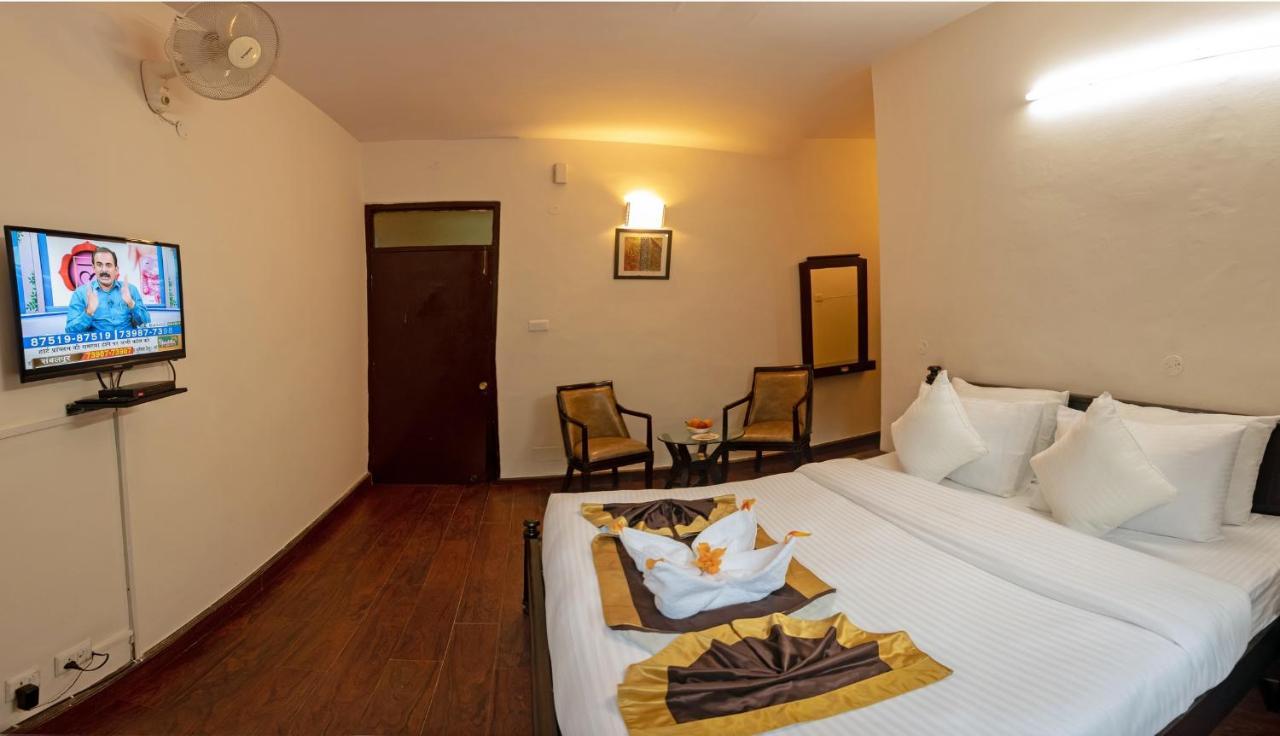 แลงเดล แมเนอร์ Hotel ไนนิตาล ภายนอก รูปภาพ