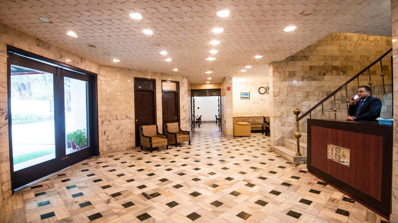แลงเดล แมเนอร์ Hotel ไนนิตาล ภายนอก รูปภาพ