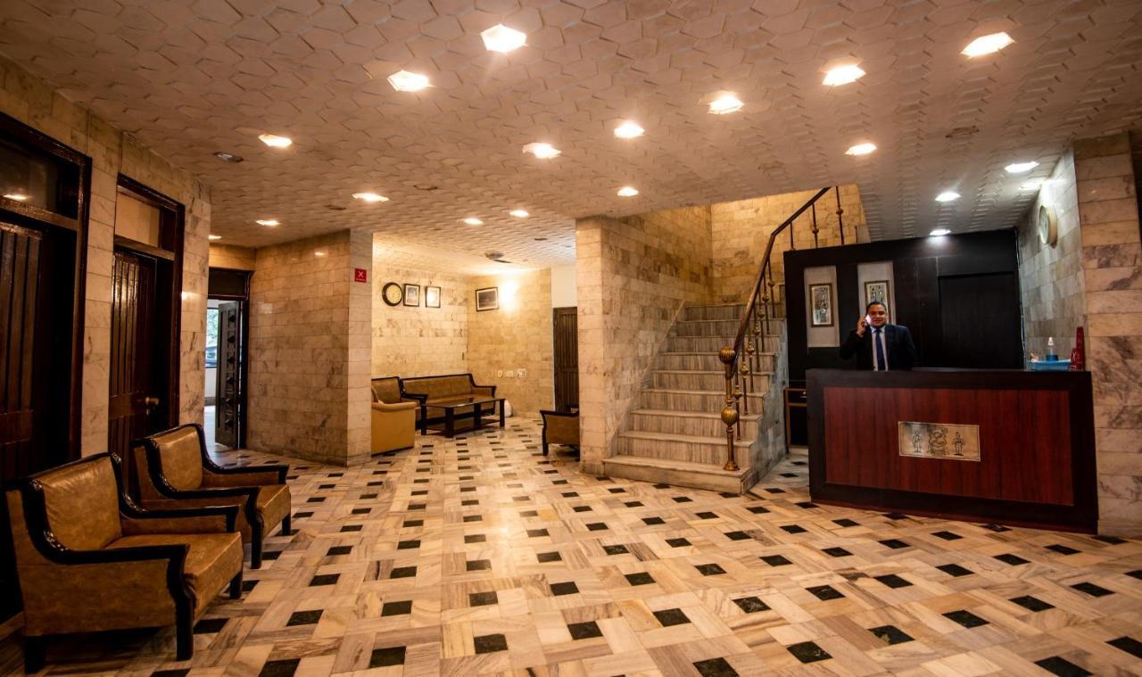 แลงเดล แมเนอร์ Hotel ไนนิตาล ภายนอก รูปภาพ