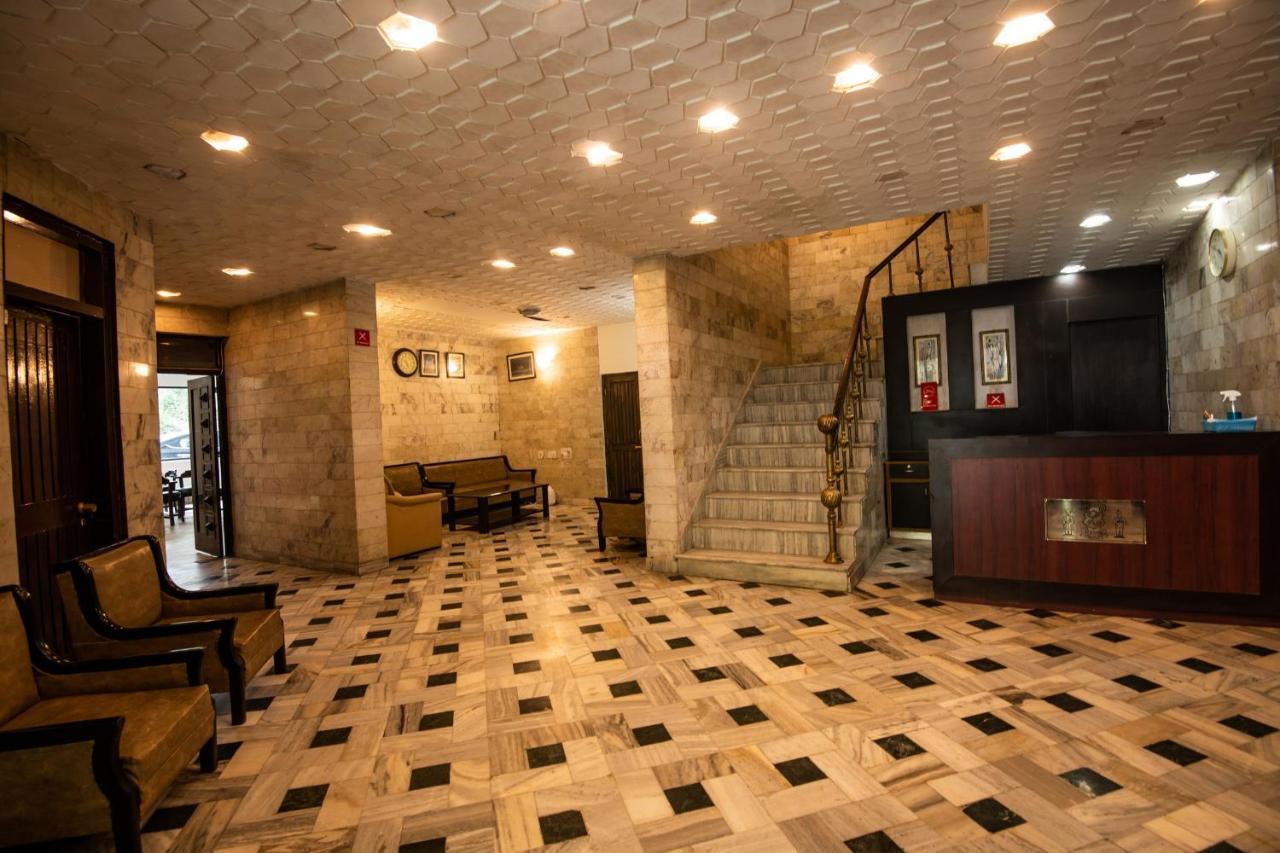 แลงเดล แมเนอร์ Hotel ไนนิตาล ภายนอก รูปภาพ