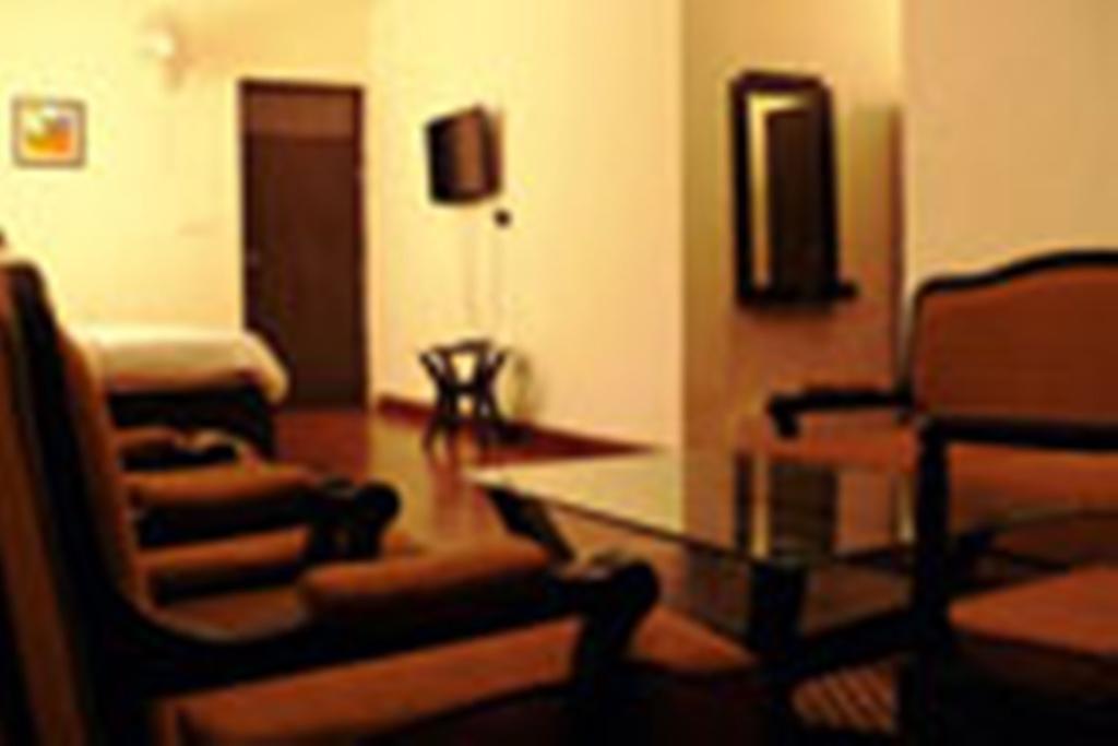 แลงเดล แมเนอร์ Hotel ไนนิตาล ภายนอก รูปภาพ