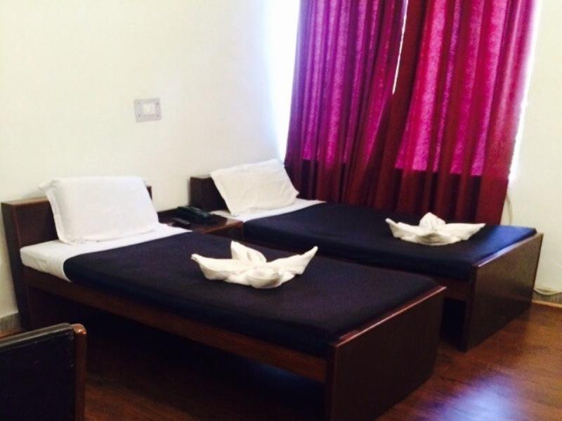 แลงเดล แมเนอร์ Hotel ไนนิตาล ภายนอก รูปภาพ