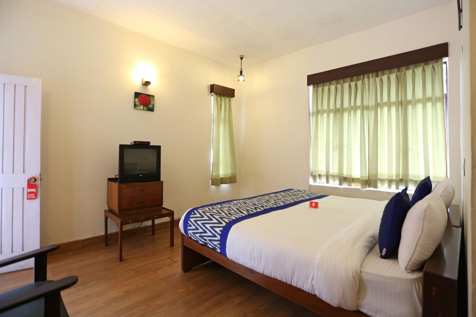 แลงเดล แมเนอร์ Hotel ไนนิตาล ภายนอก รูปภาพ