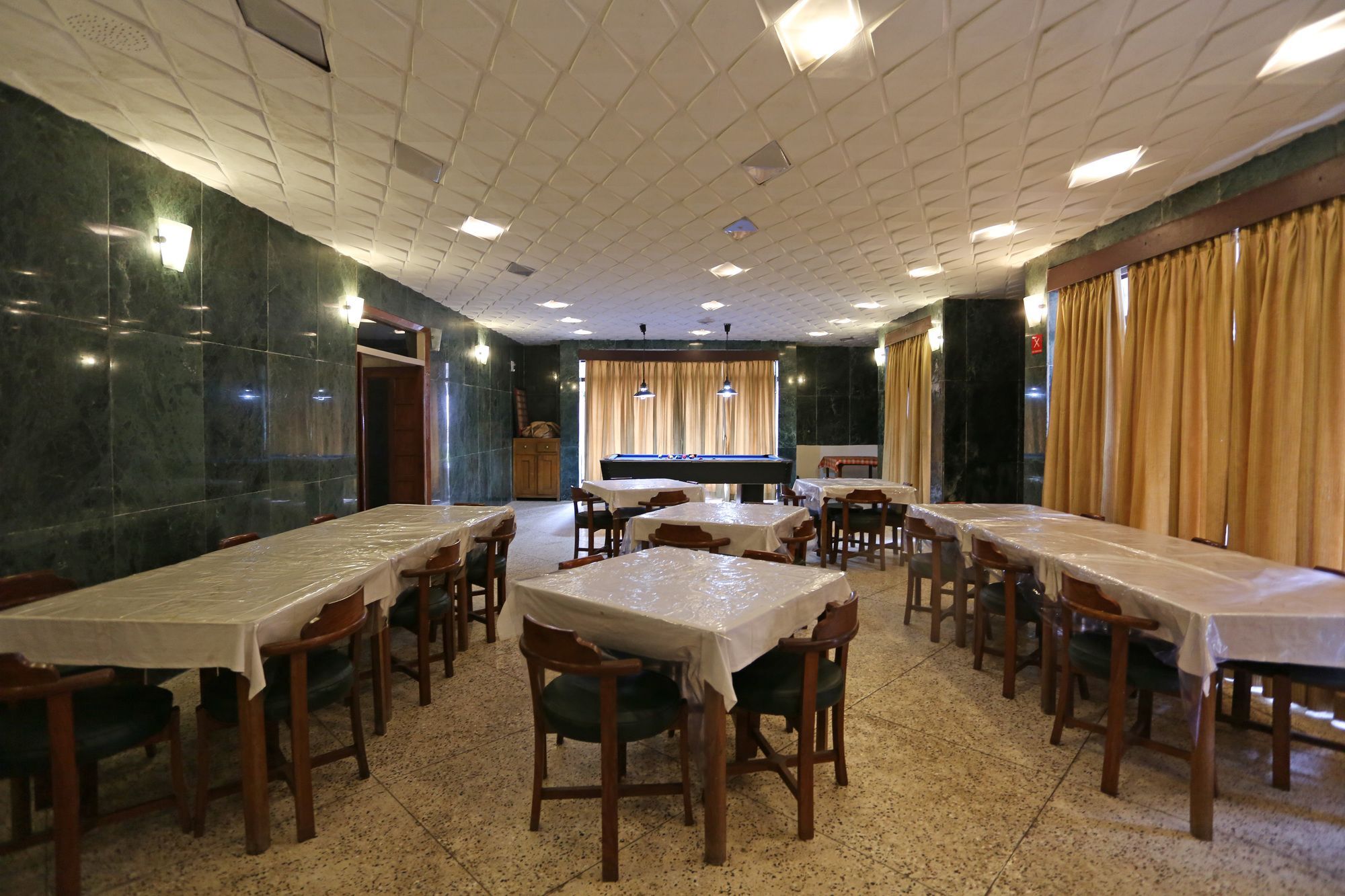 แลงเดล แมเนอร์ Hotel ไนนิตาล ภายนอก รูปภาพ
