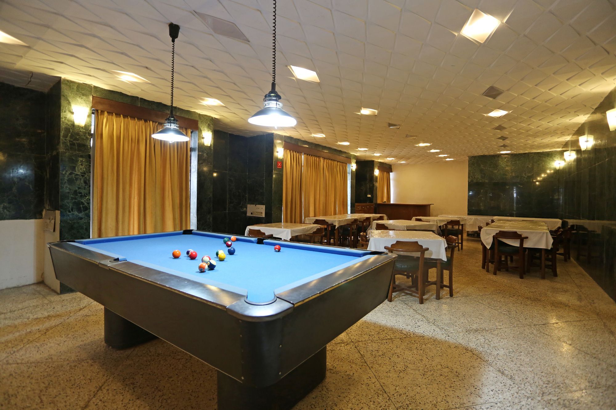 แลงเดล แมเนอร์ Hotel ไนนิตาล ภายนอก รูปภาพ