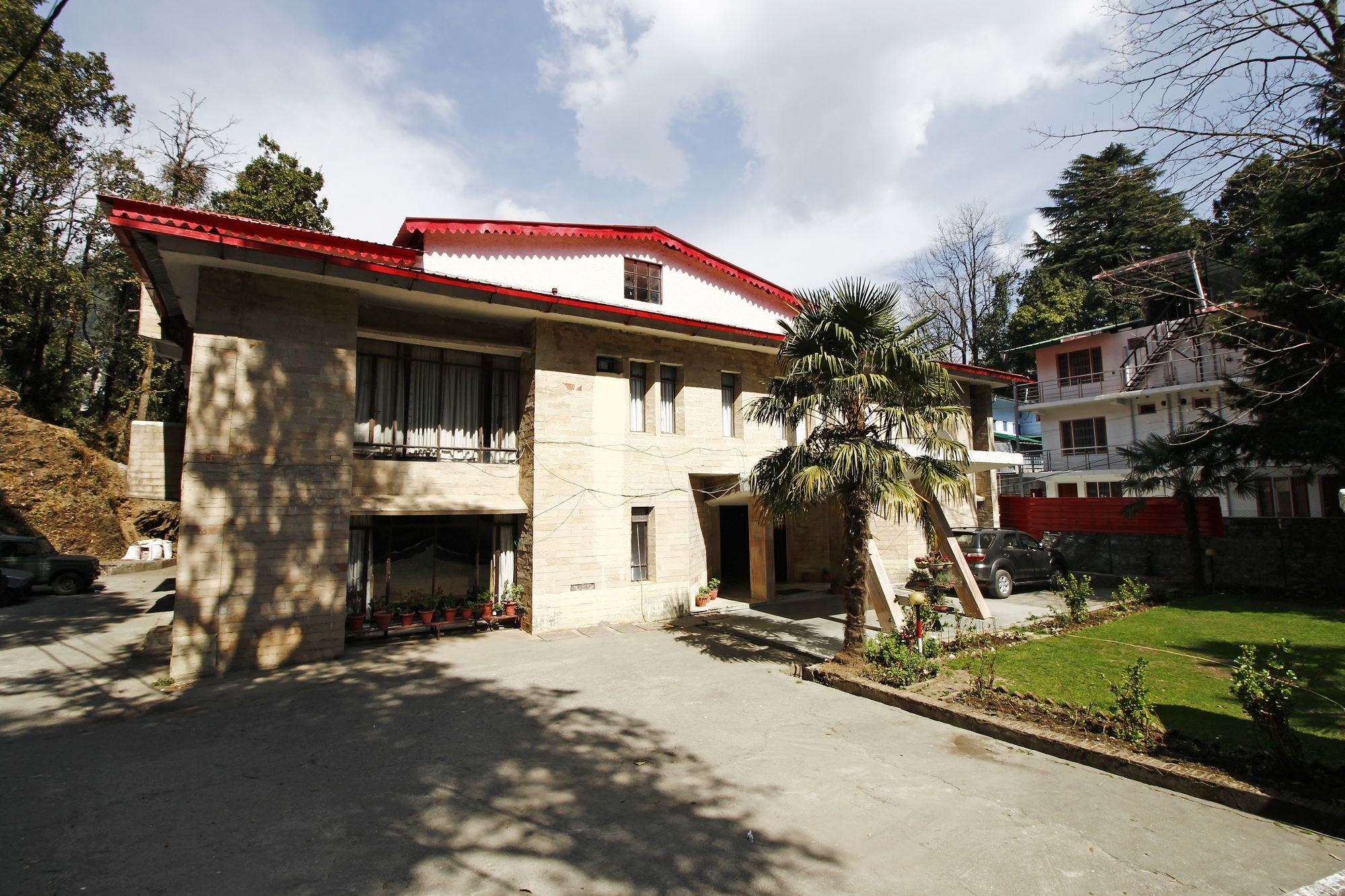 แลงเดล แมเนอร์ Hotel ไนนิตาล ภายนอก รูปภาพ